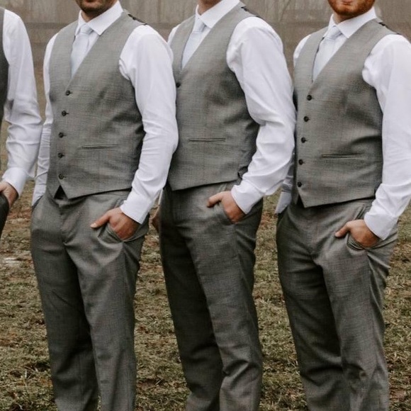 Kenneth Cole Men’s 3 Piece Suit - Picture 3 of 7